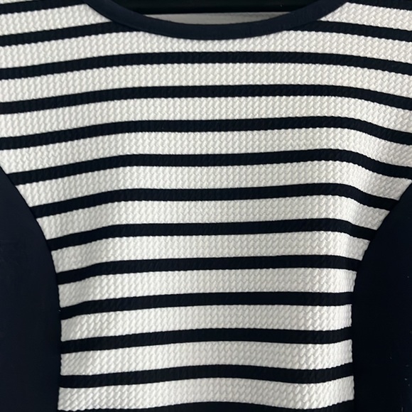 Juniors peplum sleeveless blue and white size M top - Picture 3 of 10